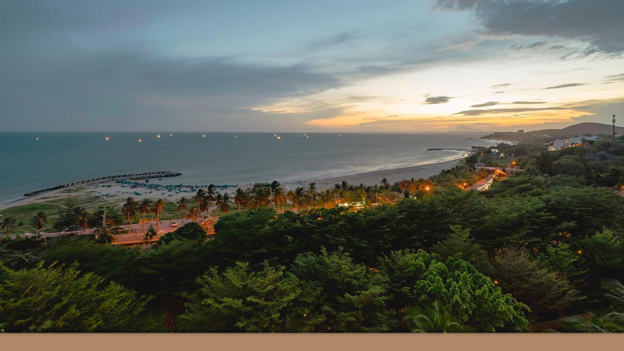 Casa Home - Ocean Melody - Beach Front 3Br Apartment Phan Thiet Exterior foto
